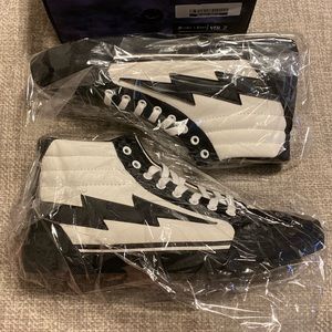 Revenge X Storm Vol. 2 size 9